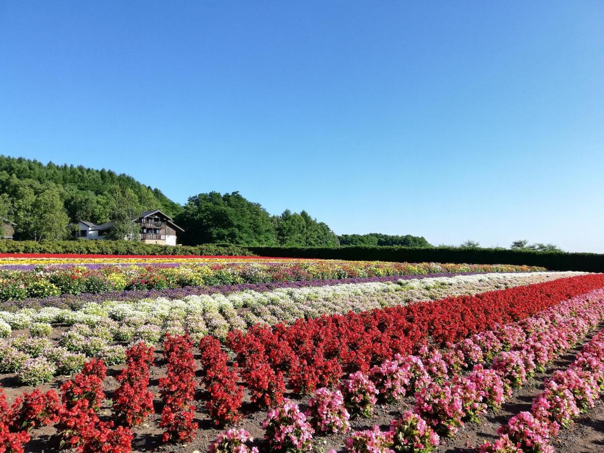 Hotel Hanafuji Inn Nakafurano Zewnętrze zdjęcie