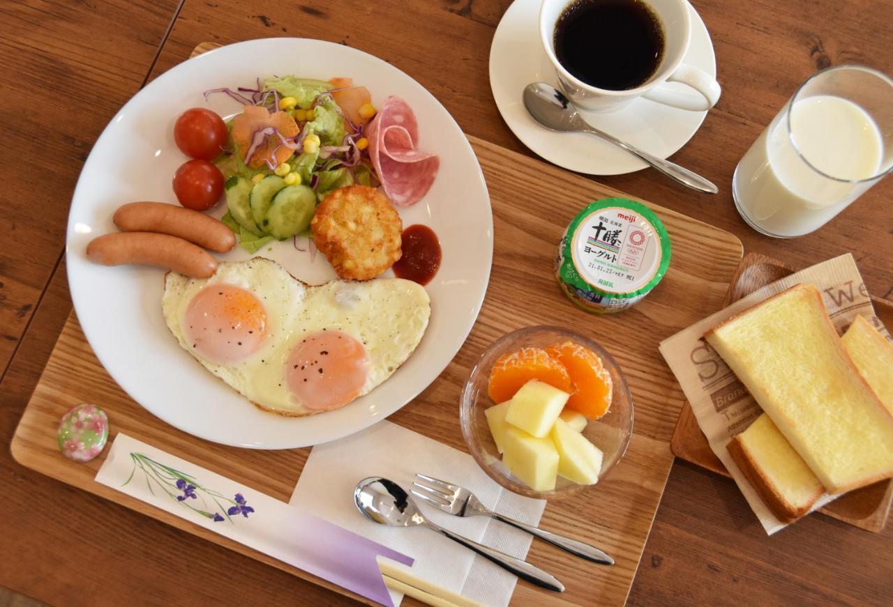 Hotel Hanafuji Inn Nakafurano Zewnętrze zdjęcie