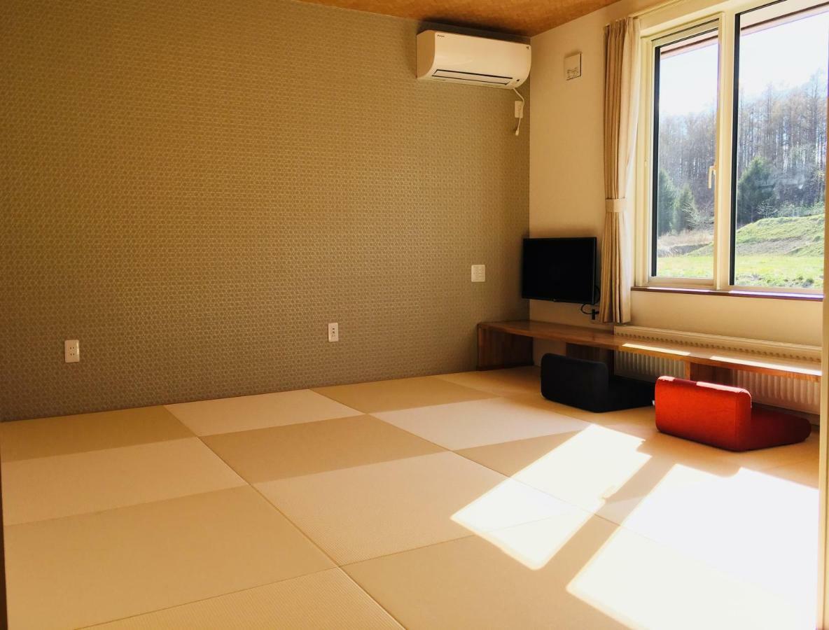 Hotel Hanafuji Inn Nakafurano Zewnętrze zdjęcie